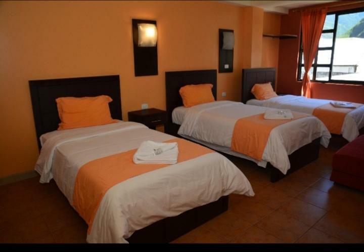 Hotel La Chimenea Casa De Piedad Banos (Tungurahua)
